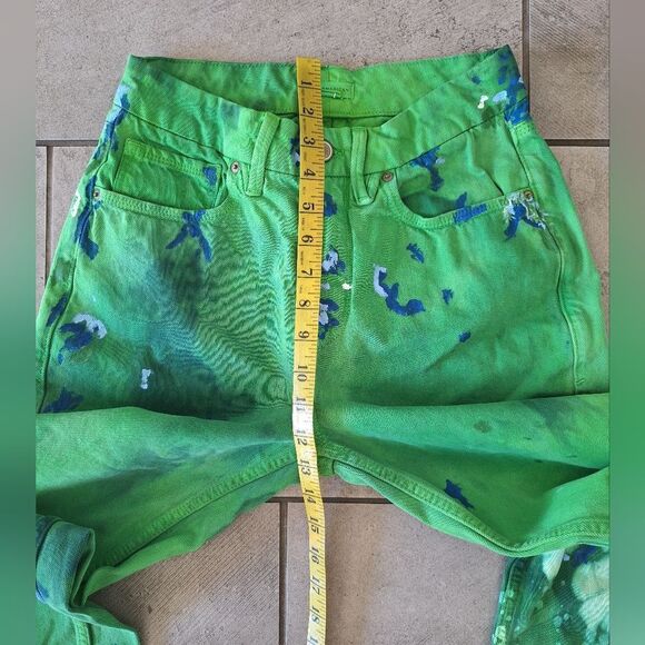 Good American Good 90s Summer Green Tie Dye Jeans Size 0/25 - Picture 6 of 8